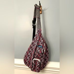Pink and purple Kavu crossbody rope bag